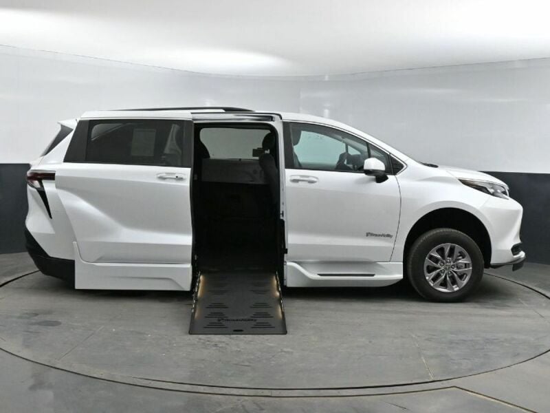 2025 Toyota Sienna
