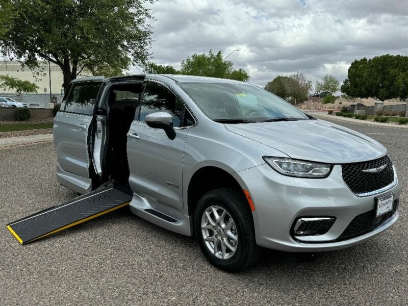 2023 Chrysler Pacifica