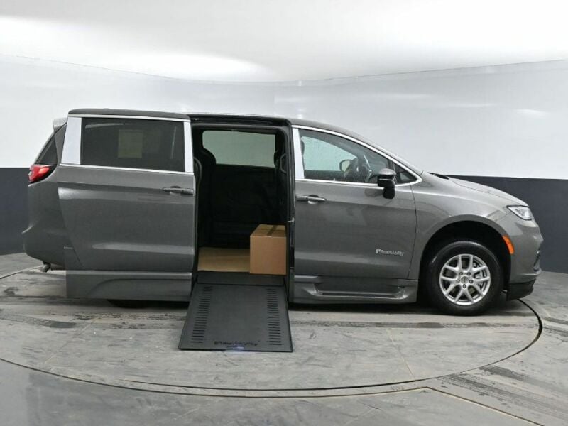 2025 Chrysler Pacifica
