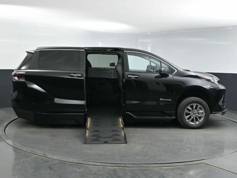 2025 Toyota Sienna
