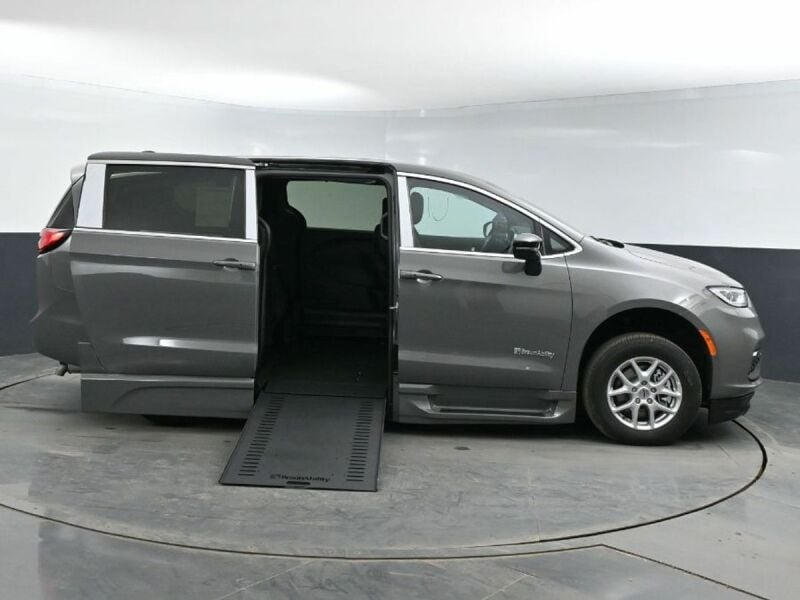 2025 Chrysler Pacifica