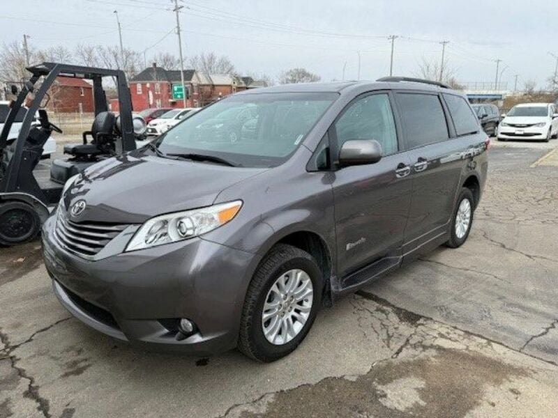 2016 Toyota Sienna