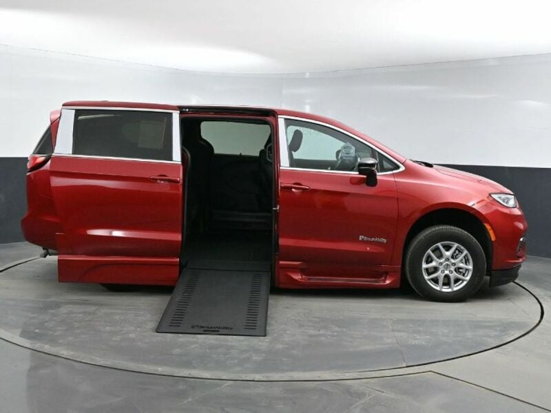 2025 Chrysler Pacifica