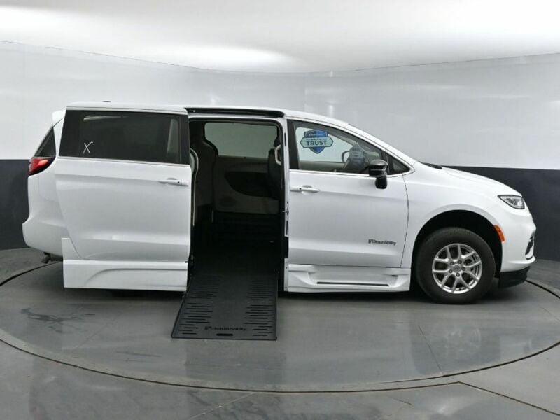 2024 Chrysler Pacifica