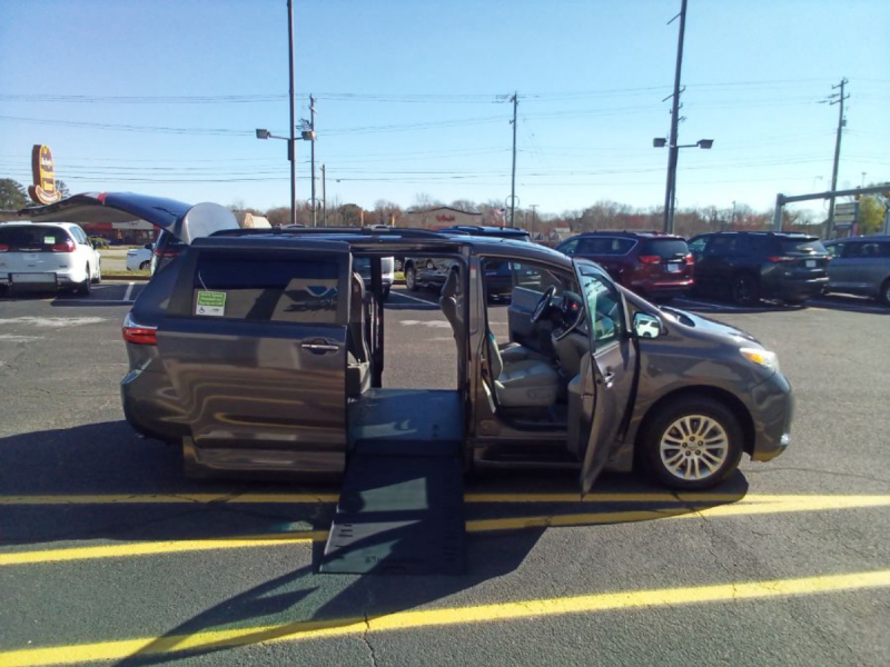 2017 Toyota Sienna