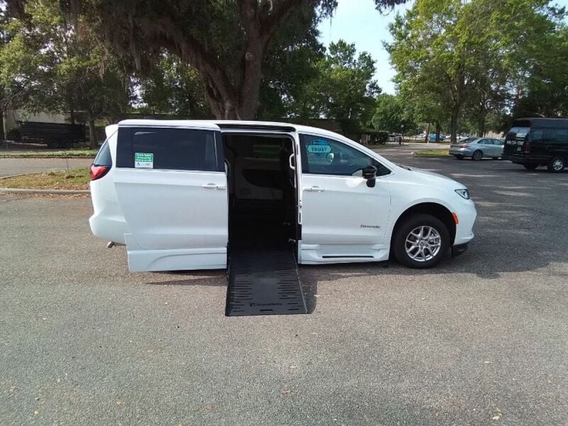 2024 Chrysler Pacifica