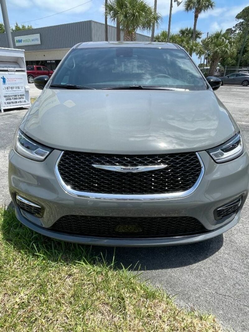 2024 Chrysler Pacifica