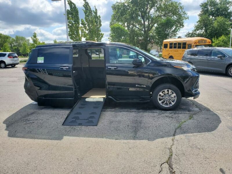 2023 Toyota Sienna