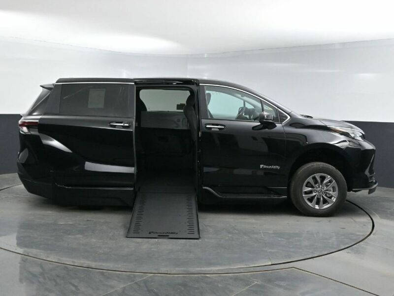 2025 Toyota Sienna