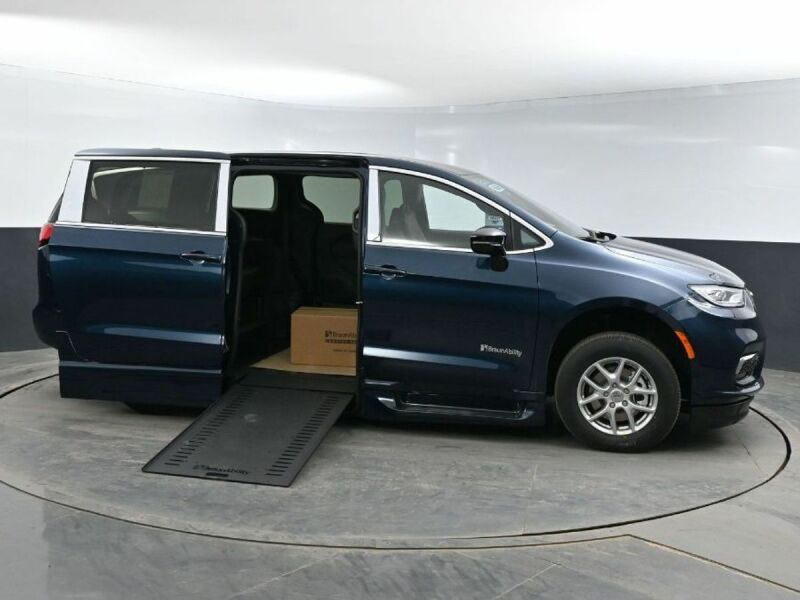 2025 Chrysler Pacifica