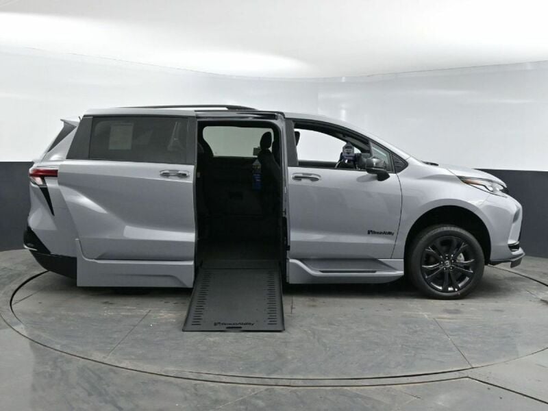 2025 Toyota Sienna
