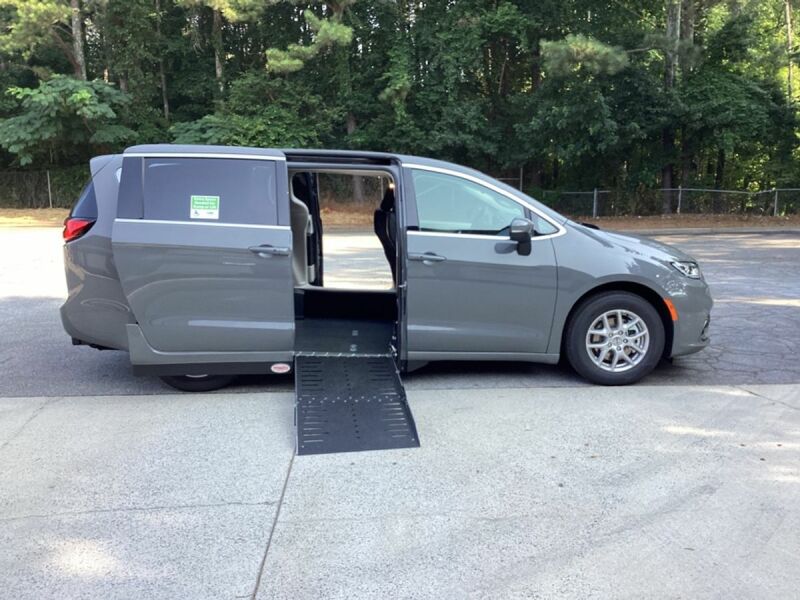 2023 Chrysler Pacifica