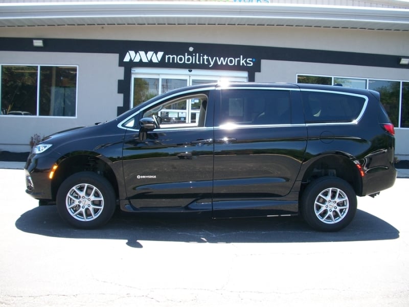 2024 Chrysler Pacifica