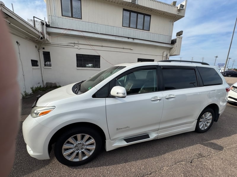 2017 Toyota Sienna
