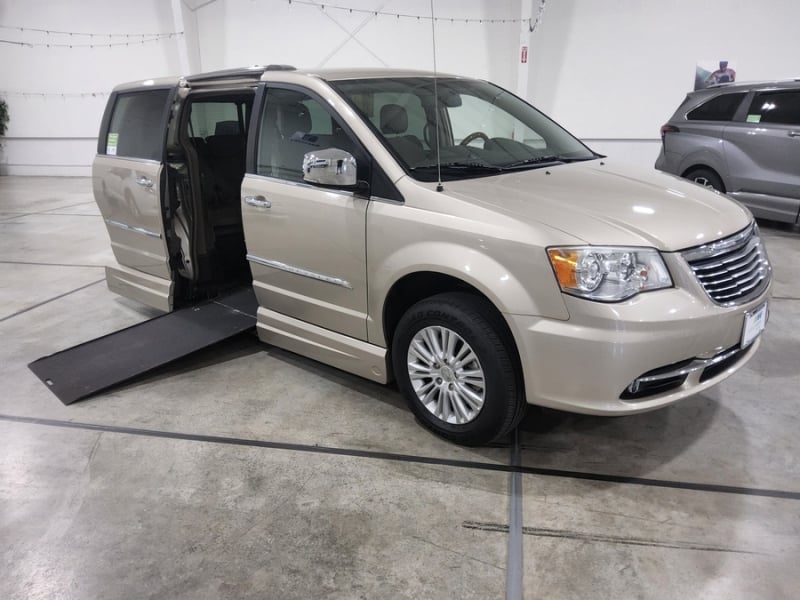 2012 Chrysler Town and Country