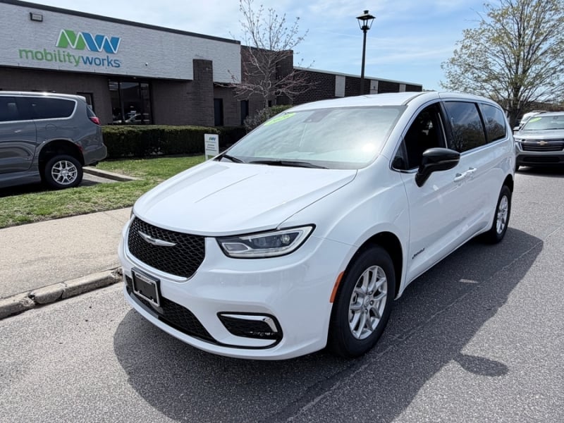 2026 Chrysler Pacifica