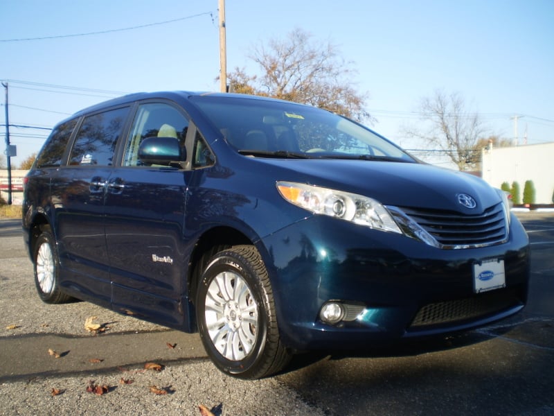 2011 Toyota Sienna XLE