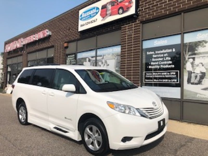 2017 Toyota Sienna LE