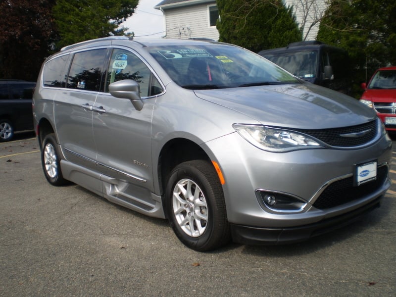 2020 Chrysler Pacifica Touring-L