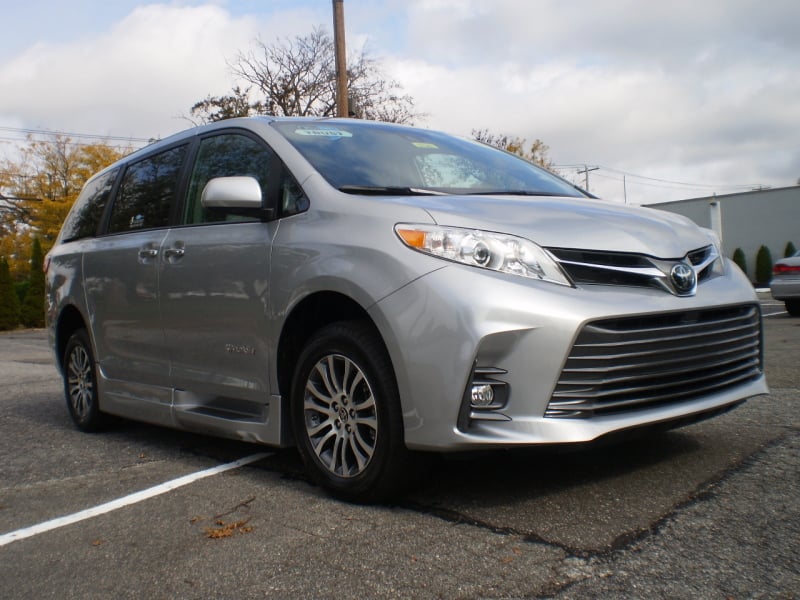 2020 Toyota Sienna XLE