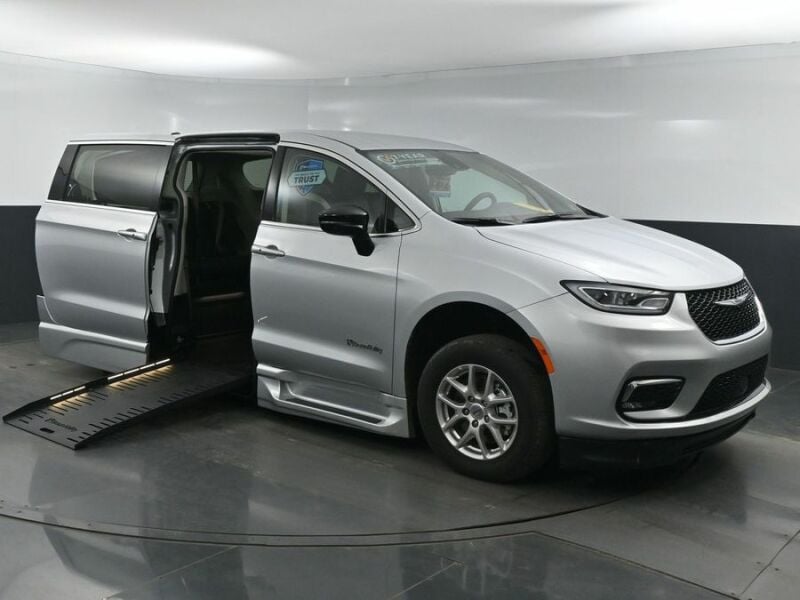 2024 Chrysler Pacifica