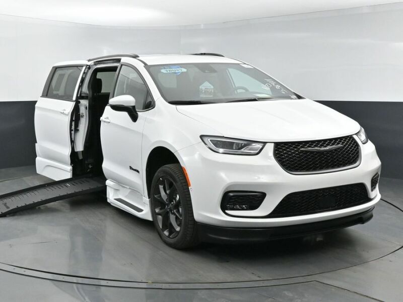 2023 Chrysler Pacifica