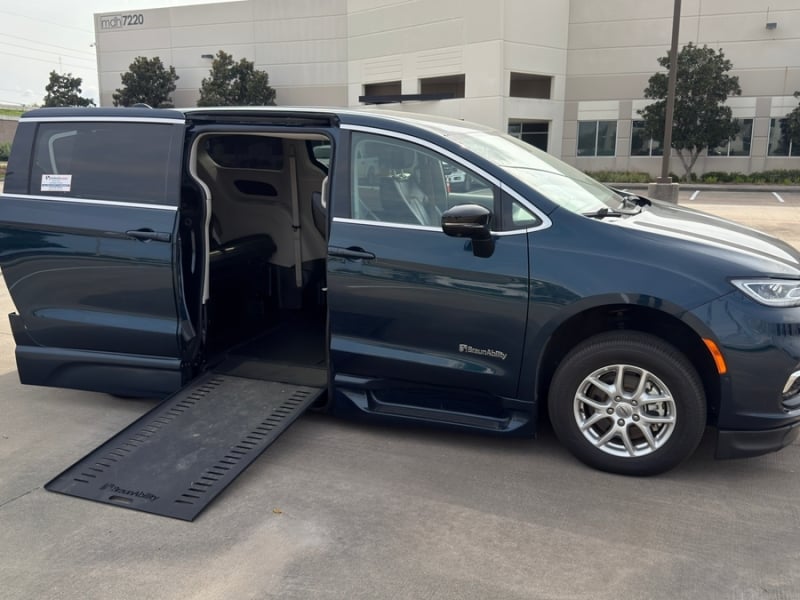 2024 Chrysler Pacifica