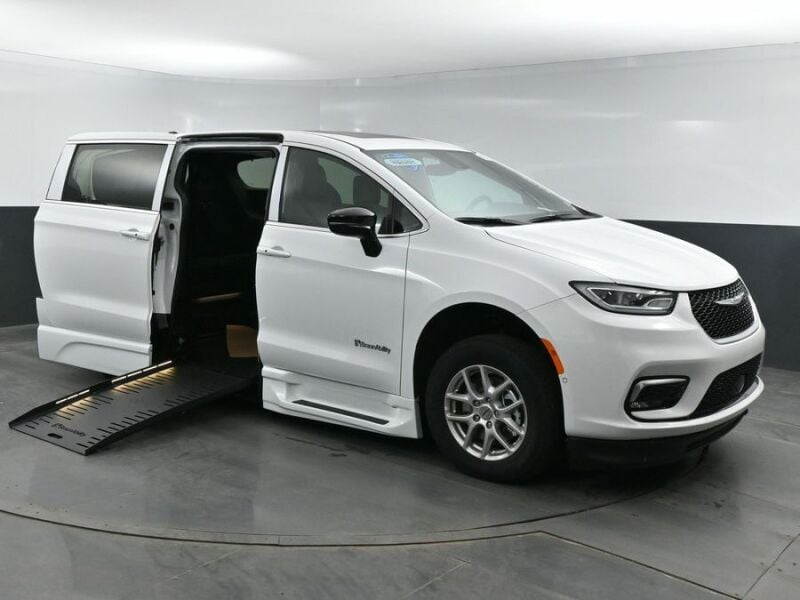 2025 Chrysler Pacifica