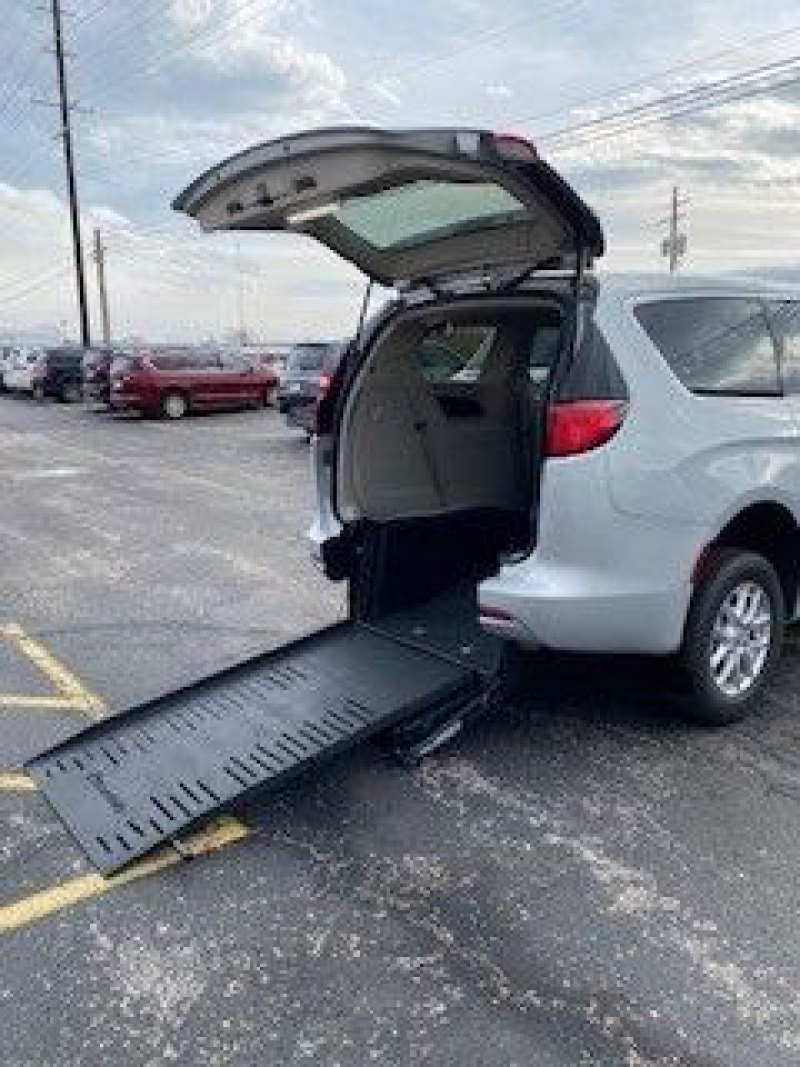 2022 Chrysler Voyager
