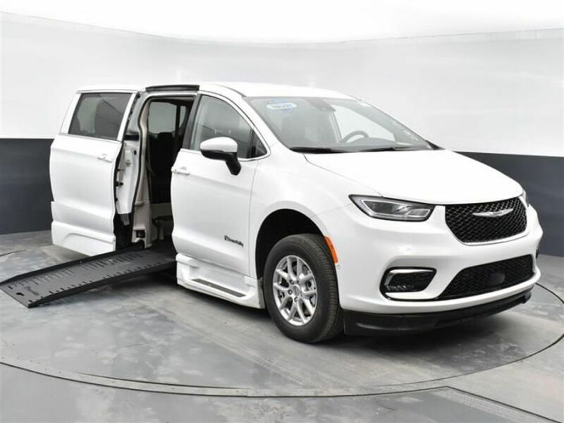 2024 Chrysler Pacifica