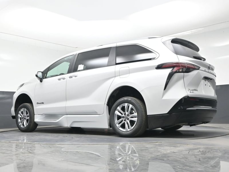 2026 Toyota Sienna Hybrid