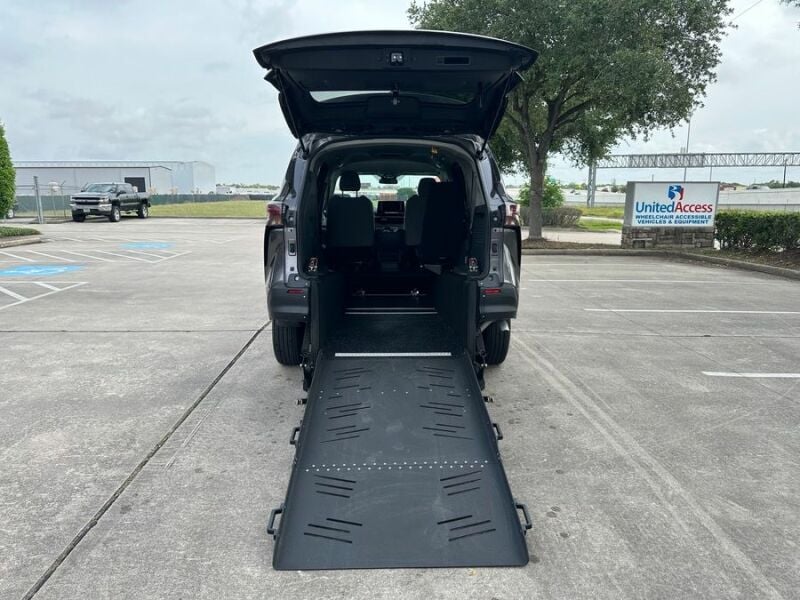 2024 Toyota Sienna Hybrid