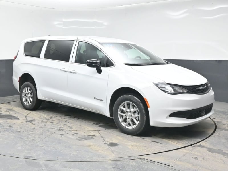 2025 Chrysler Voyager
