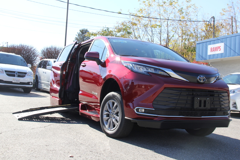 2022 TOYOTA SIENNA