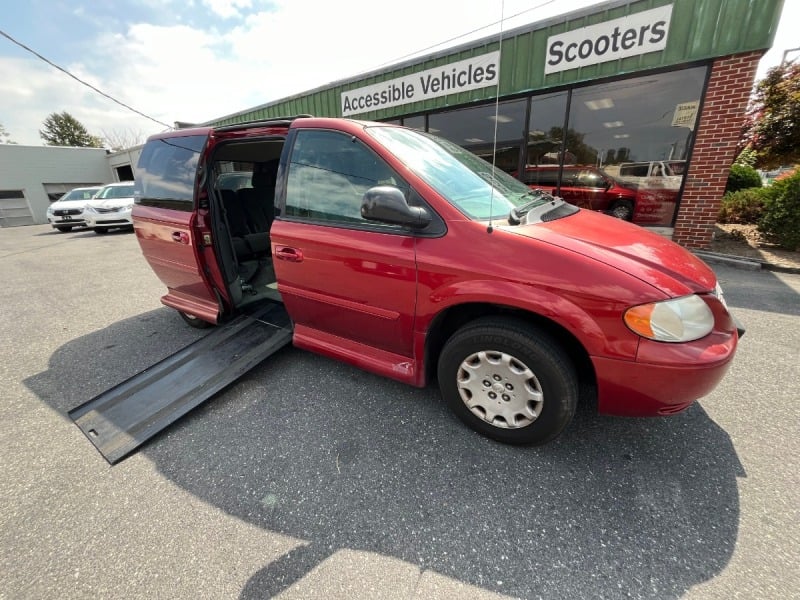 2004 Chrysler Town & Country