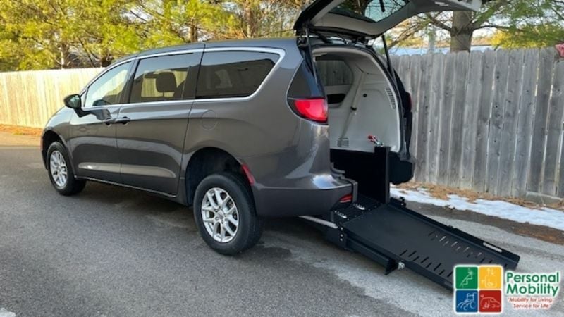 2022 Chrysler Voyager