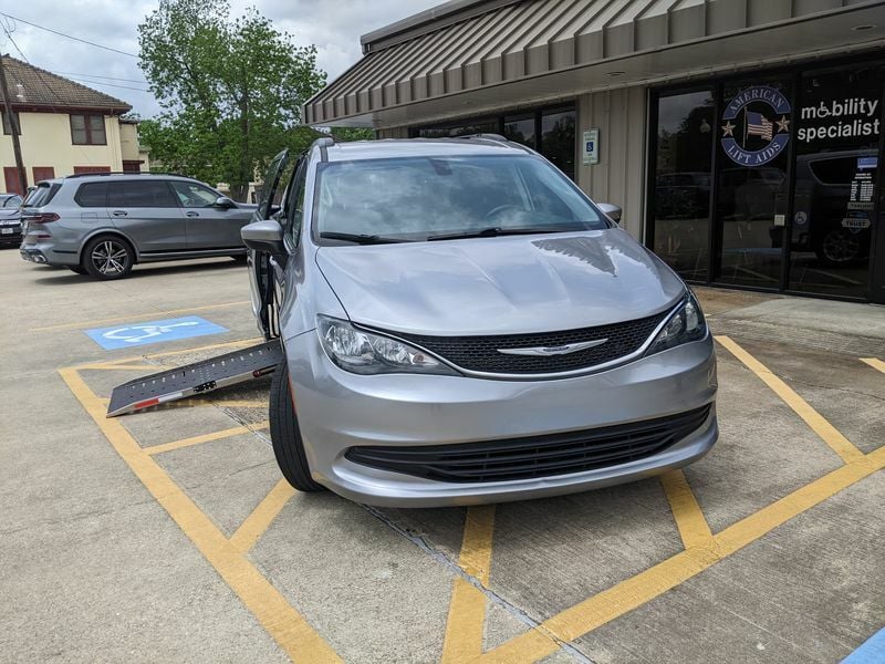 2020 Chrysler Voyager