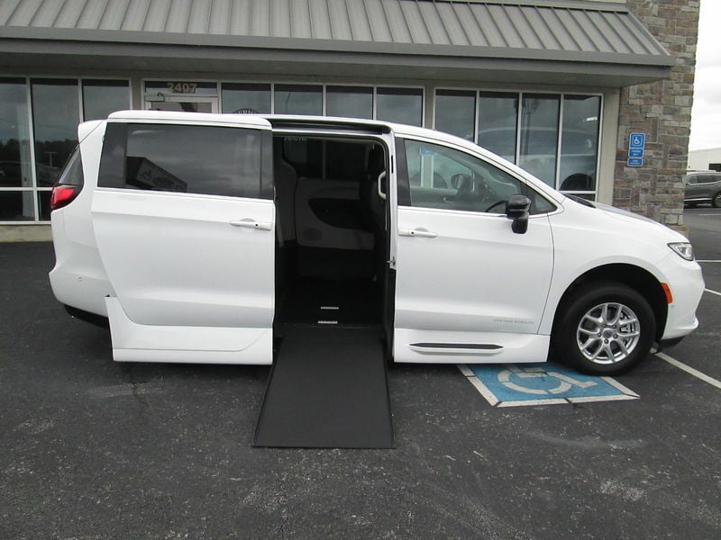 2024 Chrysler Pacifica
