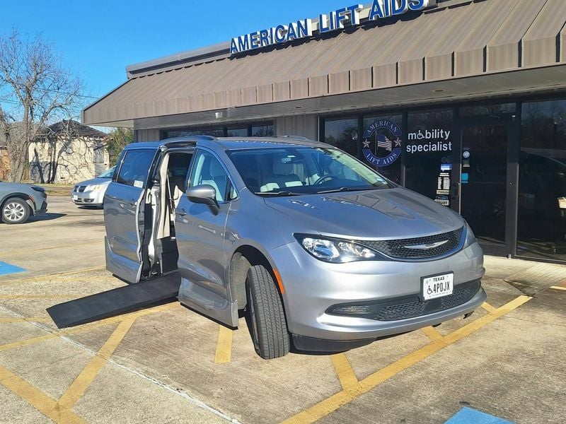 2021 Chrysler Voyager